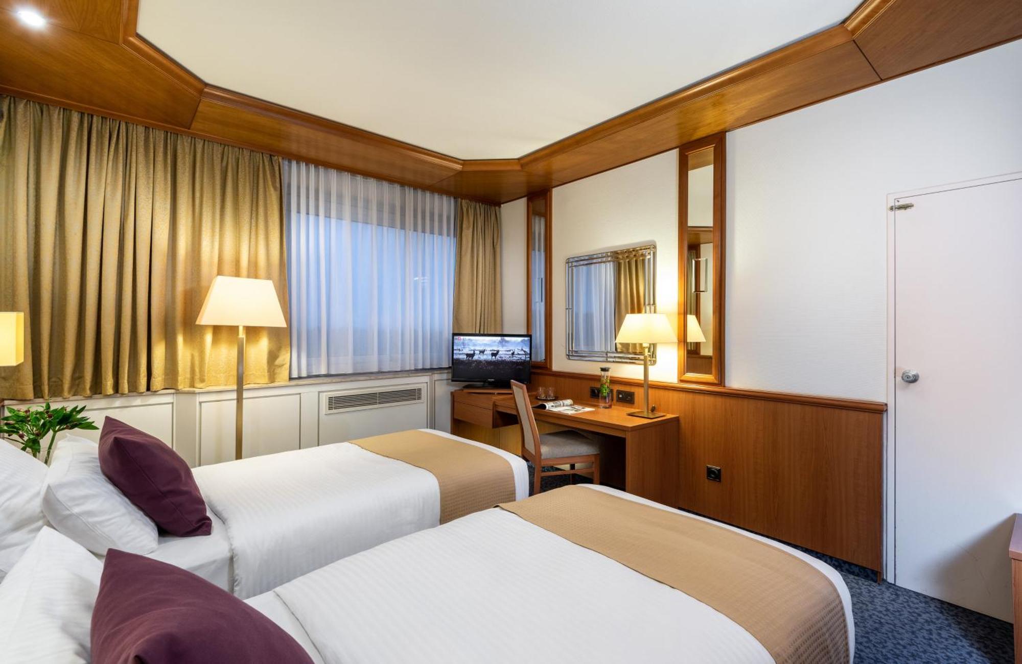 Hotel Leonardo Frankfurt South 4*
