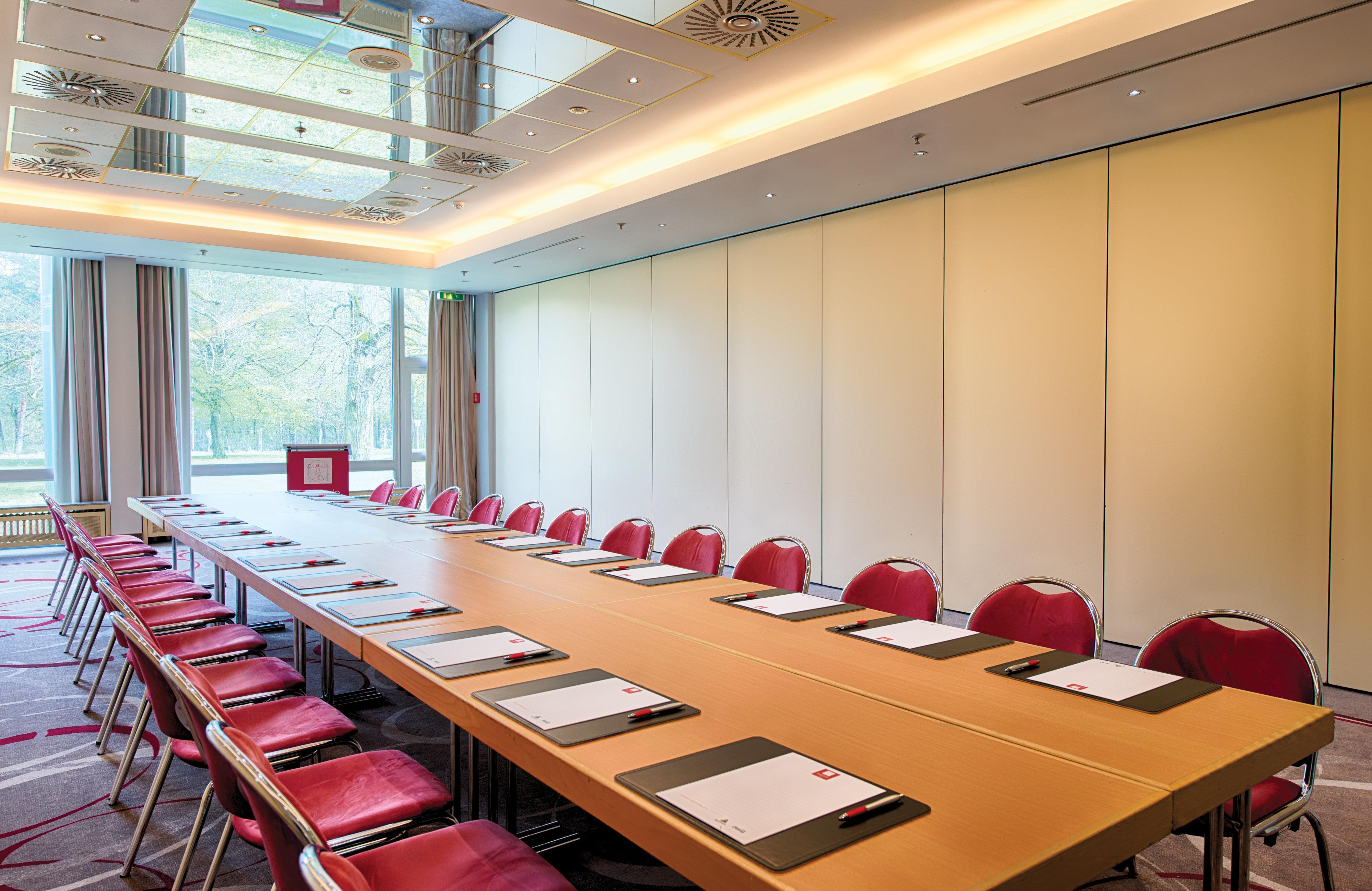 Hotel Leonardo Frankfurt South 4*