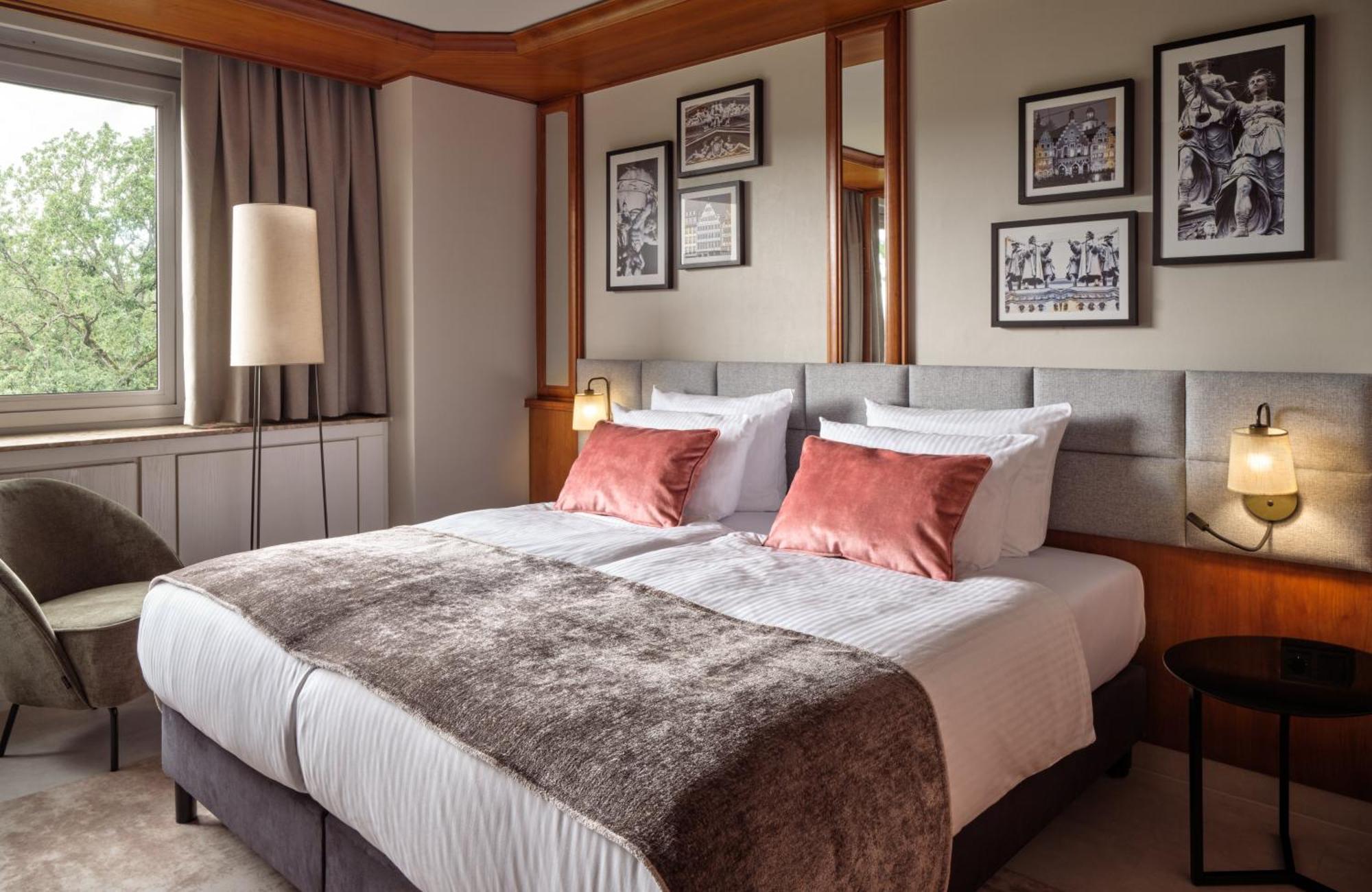 Hotel Leonardo Frankfurt South 4*